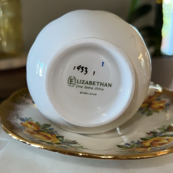 Vintage Elizabethan Gold + Yellow Floral England Fine Bone China Teacup + Saucer - Picture 8 of 13